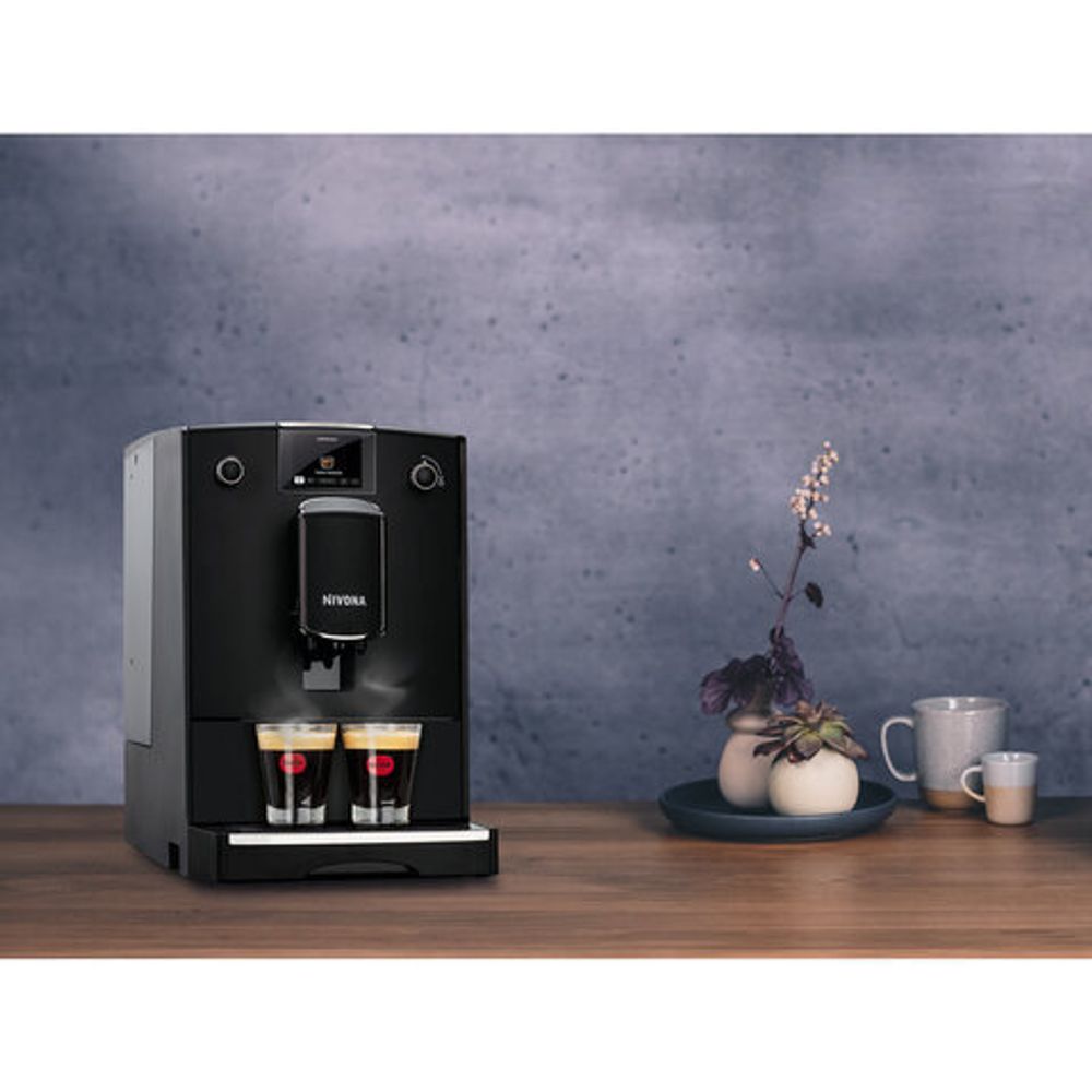 Кофемашина NIVONA CafeRomatica NICR690, 1455 Вт, объем 2,2 л, автокапучинатор, черная, NICR 690