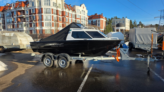 Лодка Беркут M-HT + Прицеп МЗСА 81773G.031. В наличии