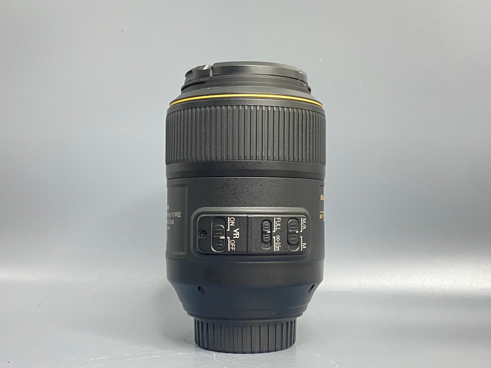 Nikon 105mm 2.8G IF-ED AF-S VR Micro-Nikkor