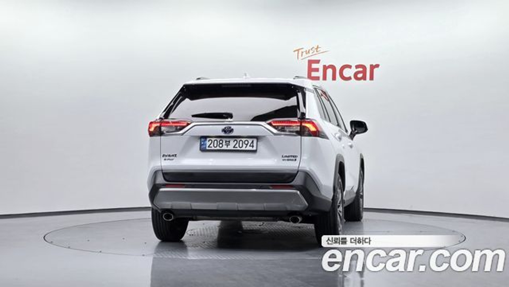 Toyota RAV4 2,5 4WD Hybrid LTD — 2024