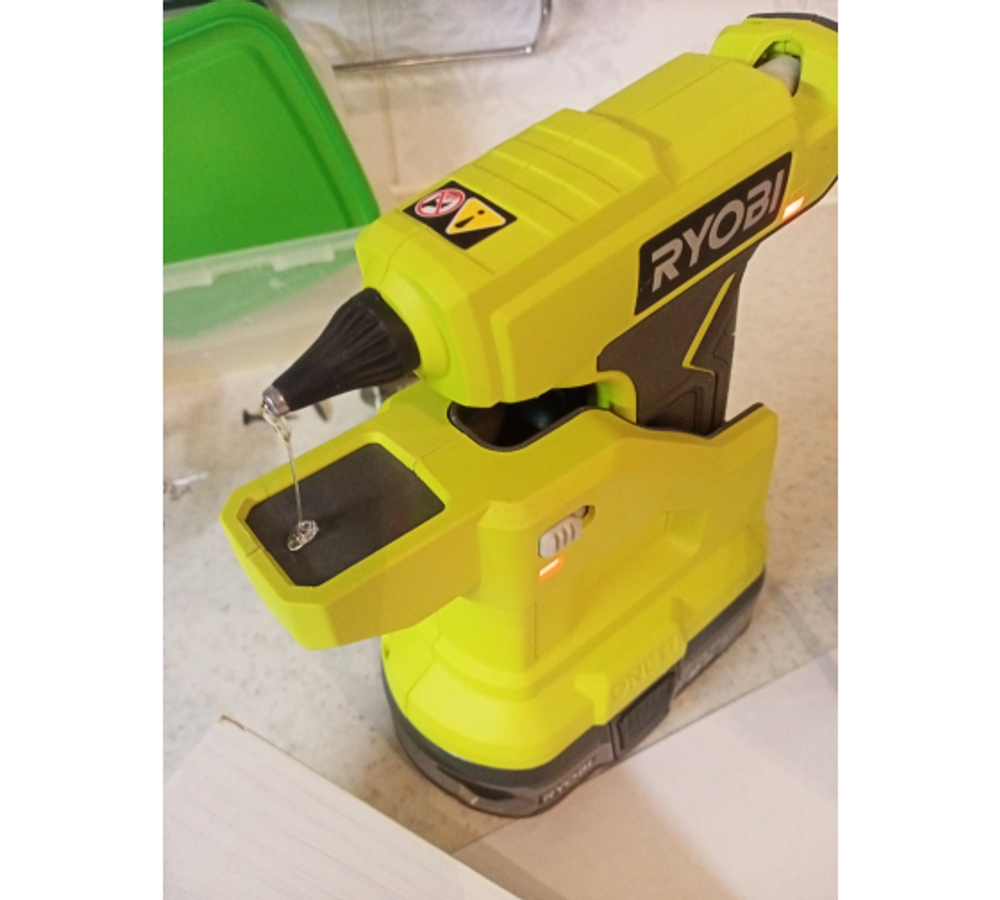 Клеевой пистолет Ryobi 18В RGLM18-0 5133005001