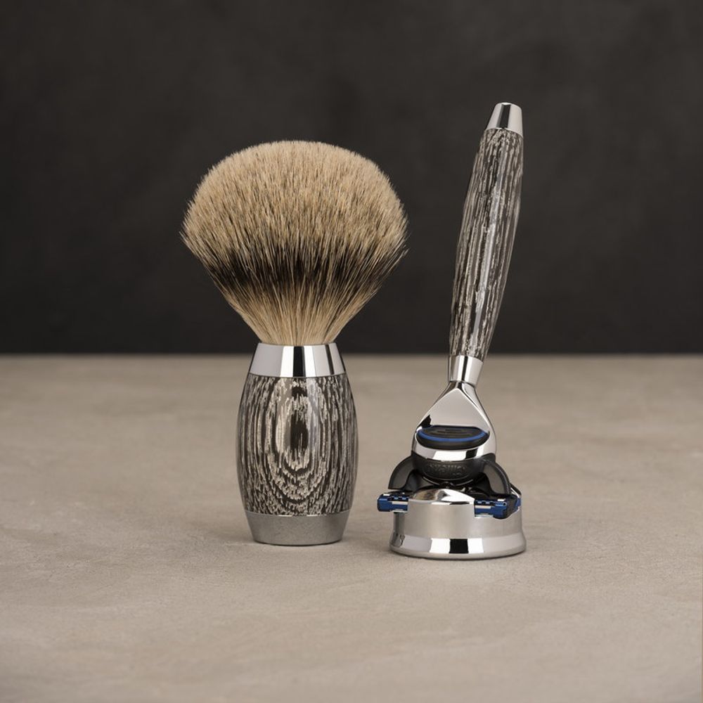 Бритвенный набор MUEHLE EDITION, барсучий ворс высшей категории Silvertip, бритва Fusion, мореный дуб, стерлинговое серебро (S 493 ED 3)