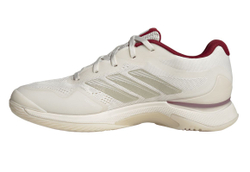 Женские теннисные кроссовки Adidas Avacourt 3 - chalk white/ice gold/team victory red