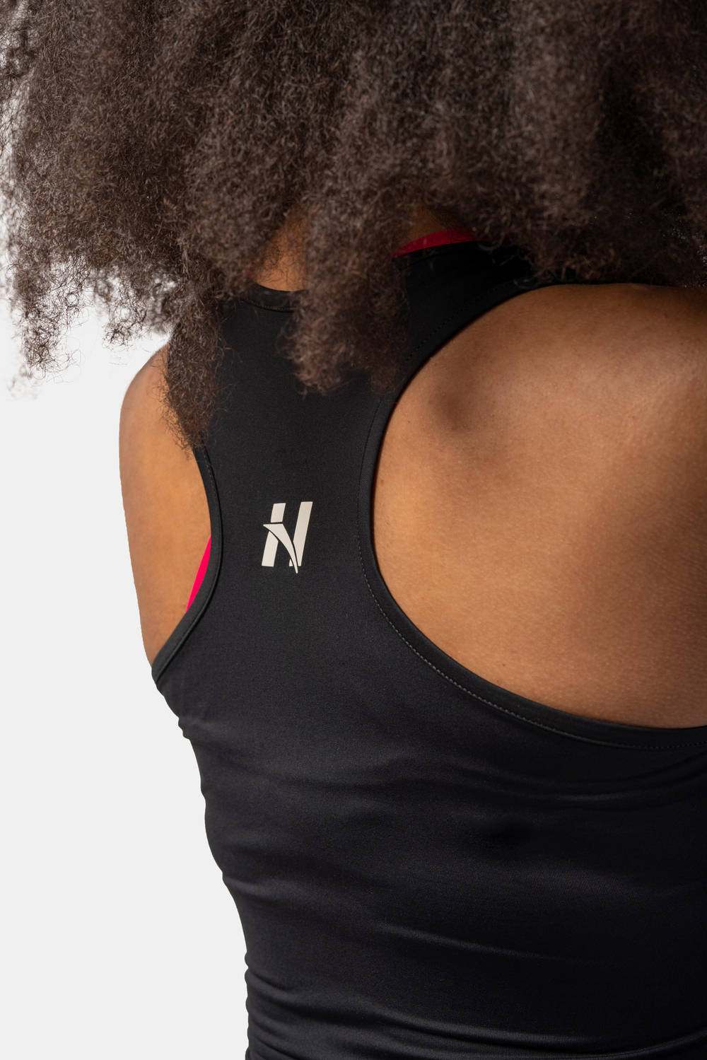 Майка SPORTY SLIM-FIT CROP TANK TOP 422 Черная