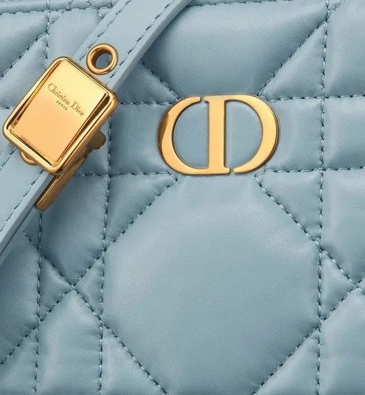Сумка Dior Box Dior Caro на цепочке голубой