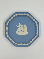 Тарелка декоративная Wedgwood голубая