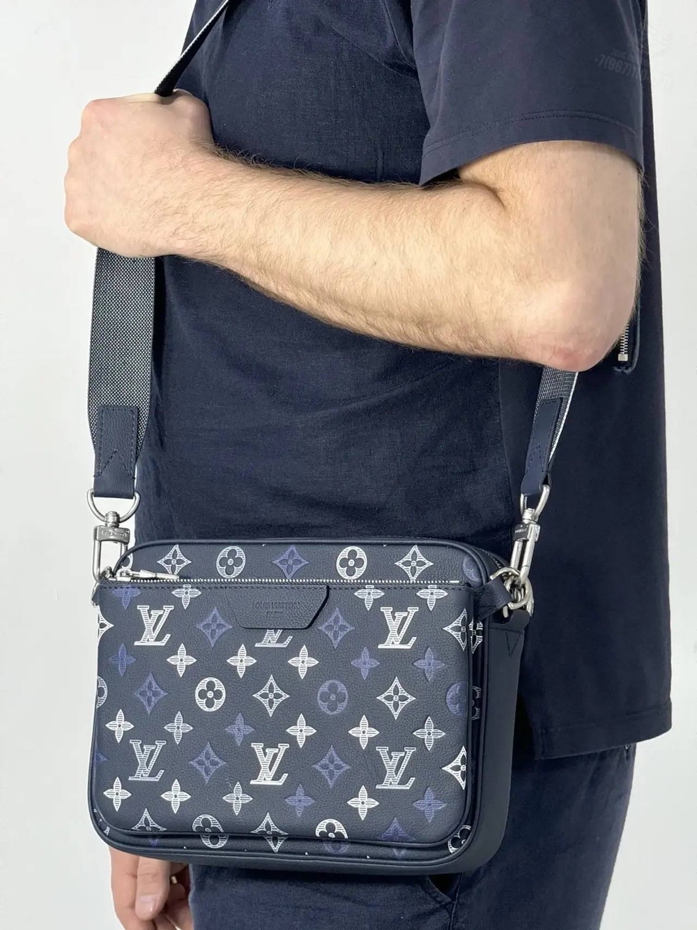Сумка через плечо/мессенджер Louis Vuitton Trio