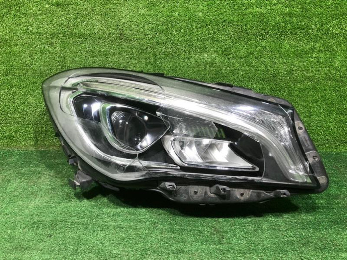 Фара правая Mercedes CLA C117 (2016-2019) LED