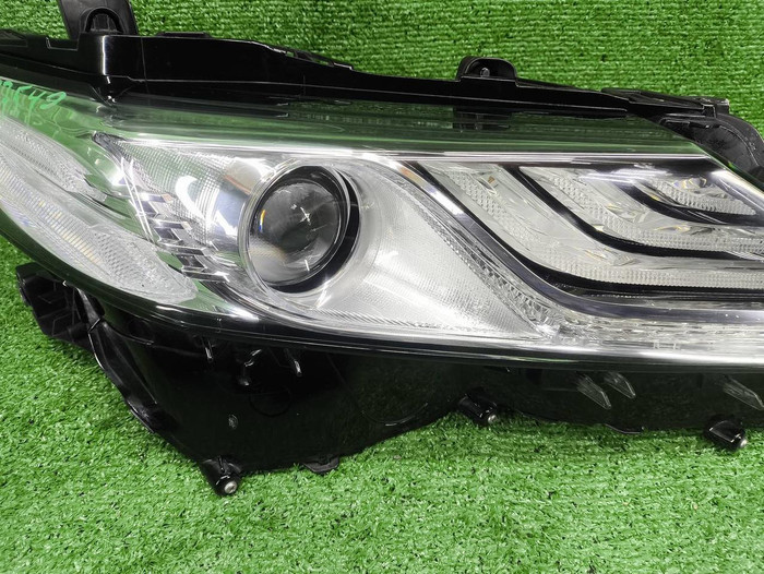 Фара правая Toyota Camry xv70 (2017-2021) LED