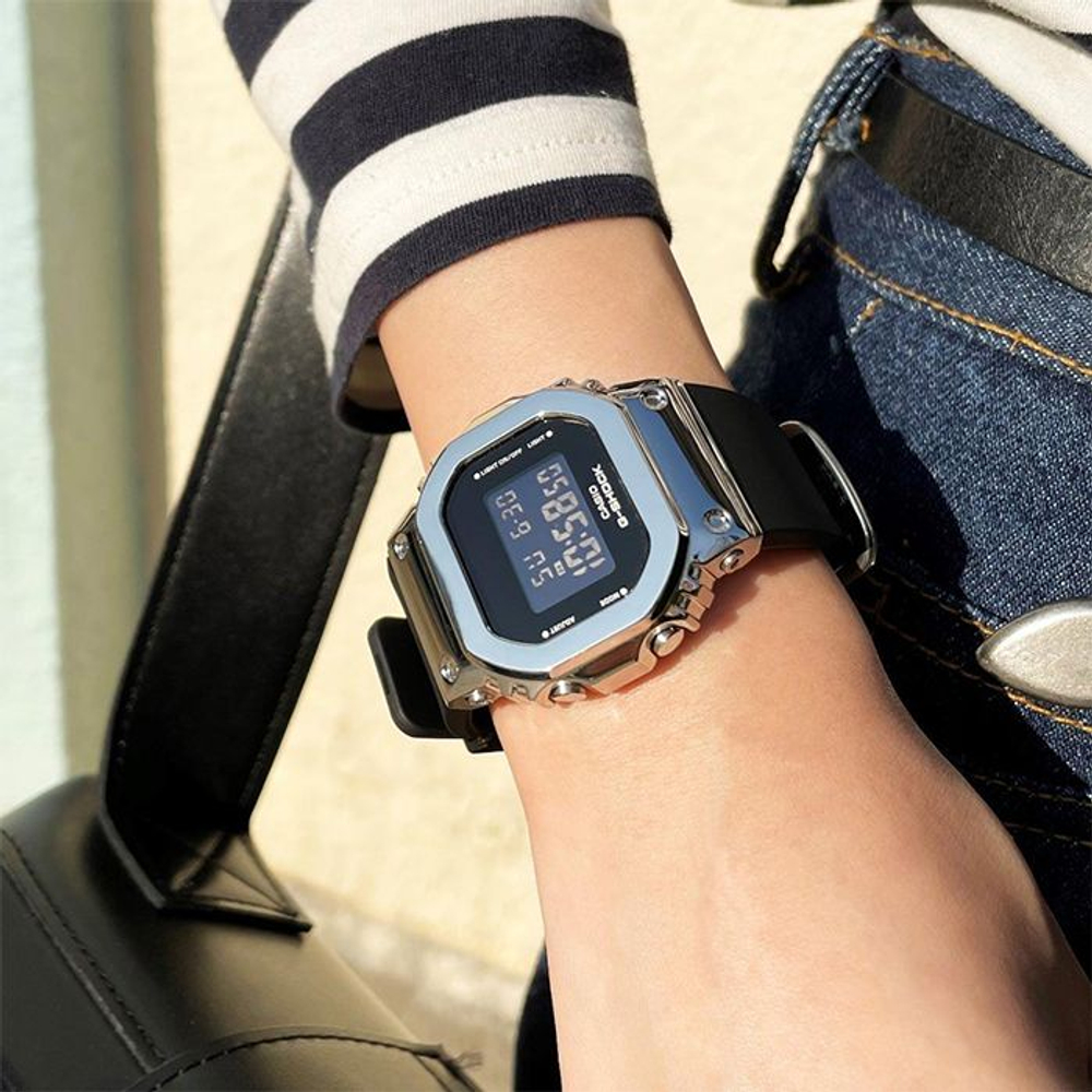 Женские наручные часы Casio G-Shock GM-S5600-1