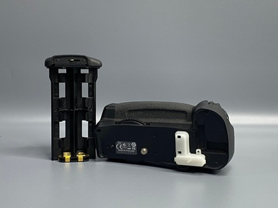 Nikon MB-D10