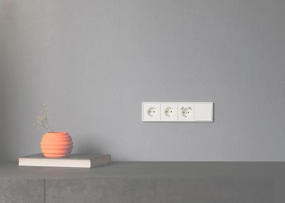 Накладка для розетки с USB A+A с заземлением и защитными шторками Voltum S70 Хлопок VLS000913