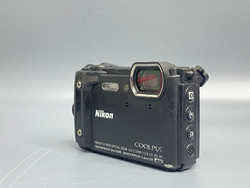 Nikon Coolpix W300 Присутствует затертость на объективе