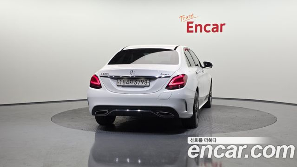 Mercedes-Benz C-Class C300e 4MATIC AMG Line — 2020