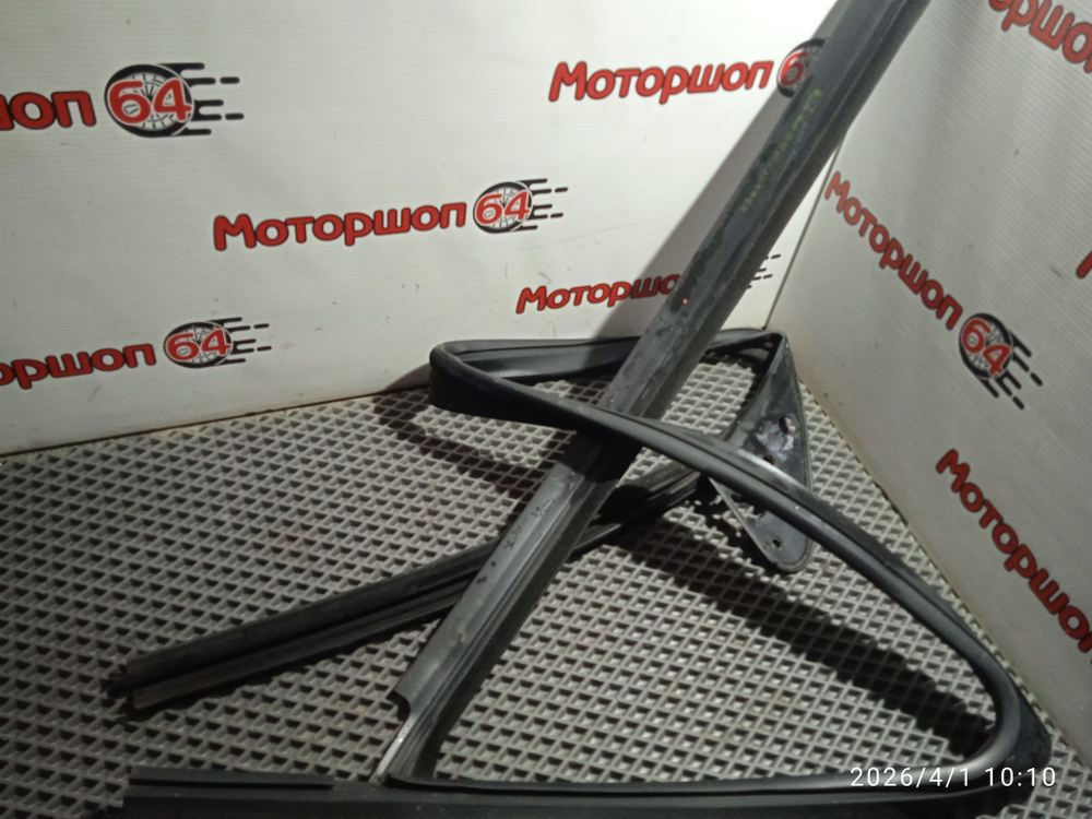 Уплотнитель правой передней двери Шкода Октавия А5 1,4 BUD Б/У