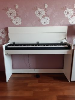 Подставка для пианино или синтезатора