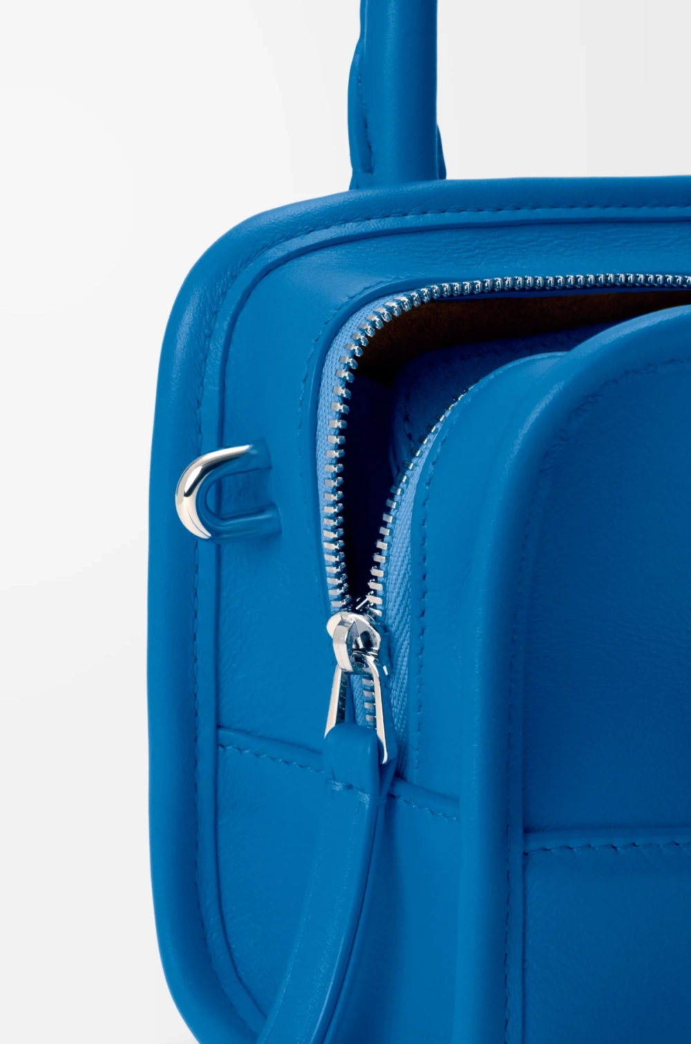 Loewe Мини-сумка Amazona 180 из мягкой телячьей кожи, королевский синий