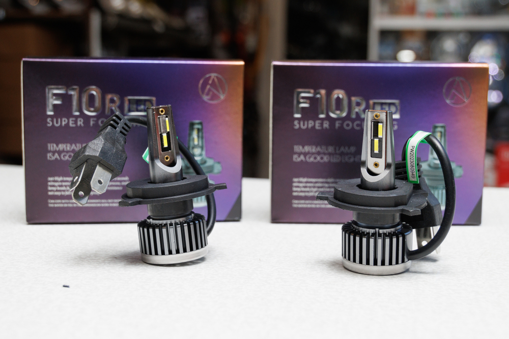 ZMB F10R Led 15W 12-24V H1 H3 H4 H7 H11 HB3 HB4