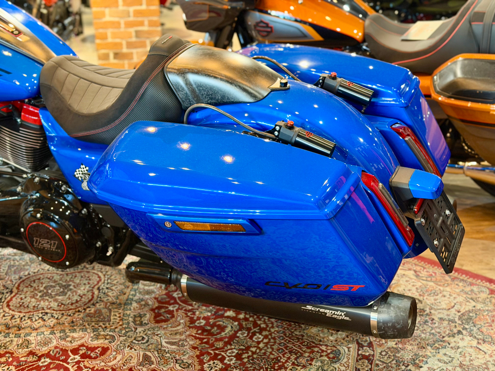 CVO Road Glide ST "Electric Coast" (2026)