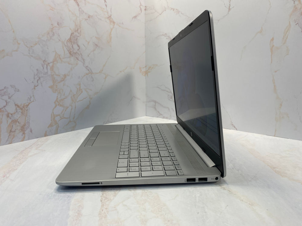 Ноутбук HP 15-dw1173ur. Конфигурация: Intel Core i3 10110U/8GB/256GB SSD/Intel UHD Graphics/15,6 (1920*1080) IPS/Win 11