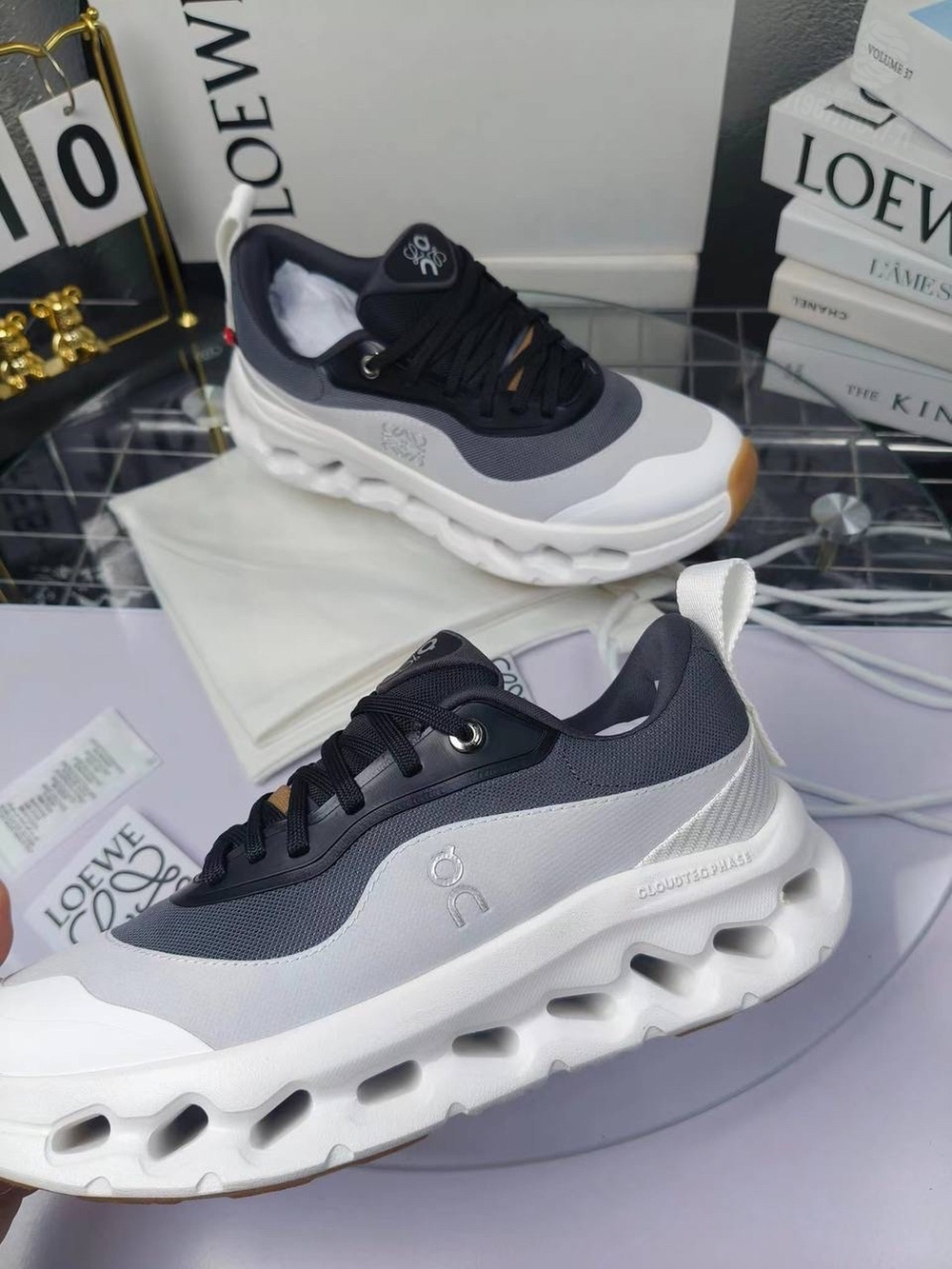 Кроссовки On Running x Loewe Cloudtilt 2.0