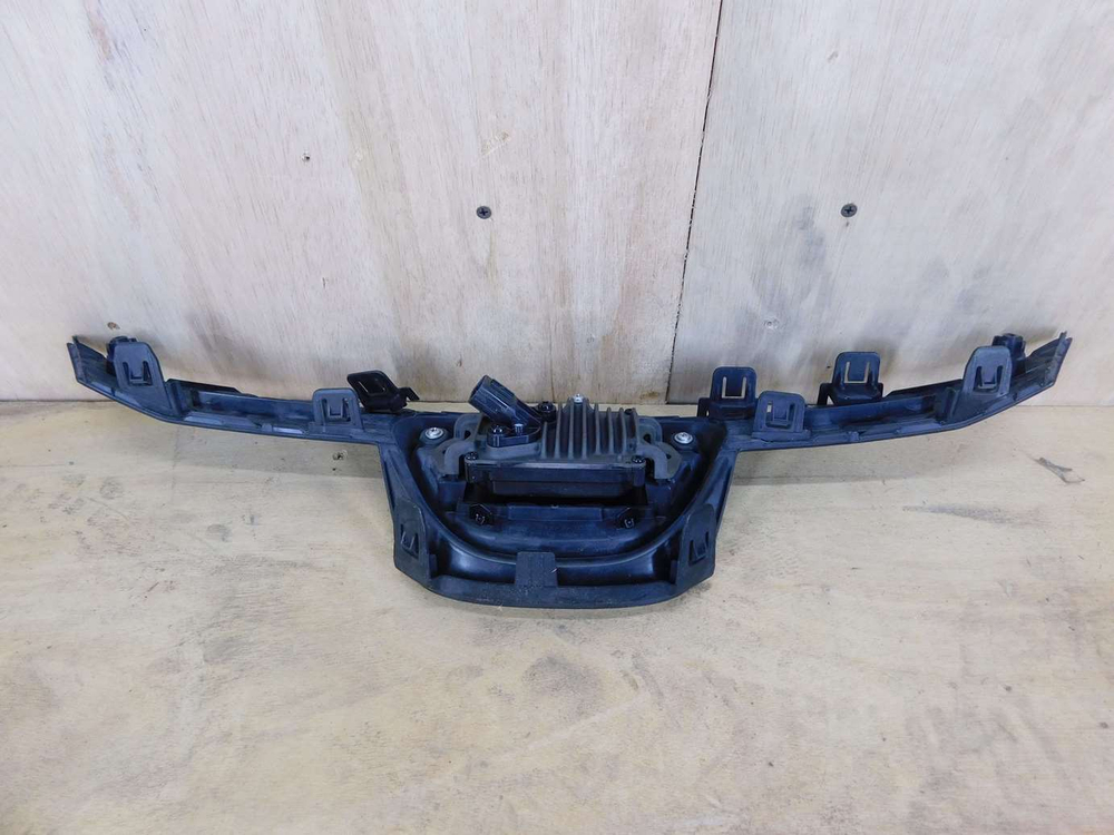 решетка радиатора Toyota Corolla ZWE211 214 2022
