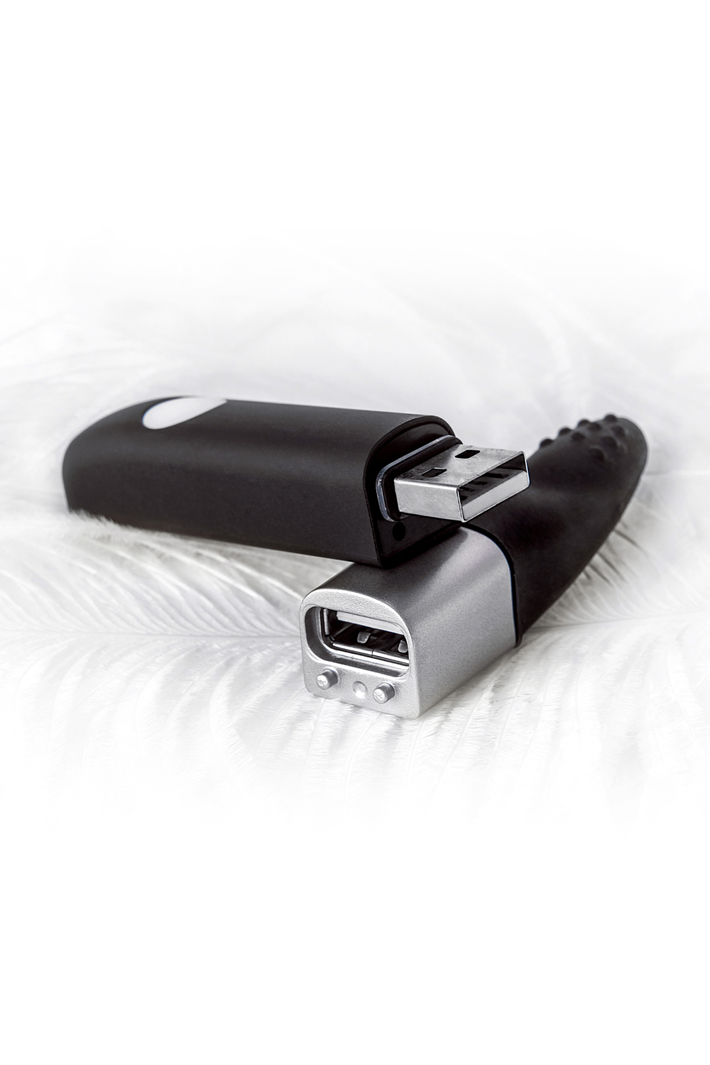 Вибратор клиторальный 8Gb USB памяти черный Qvibry 12 см