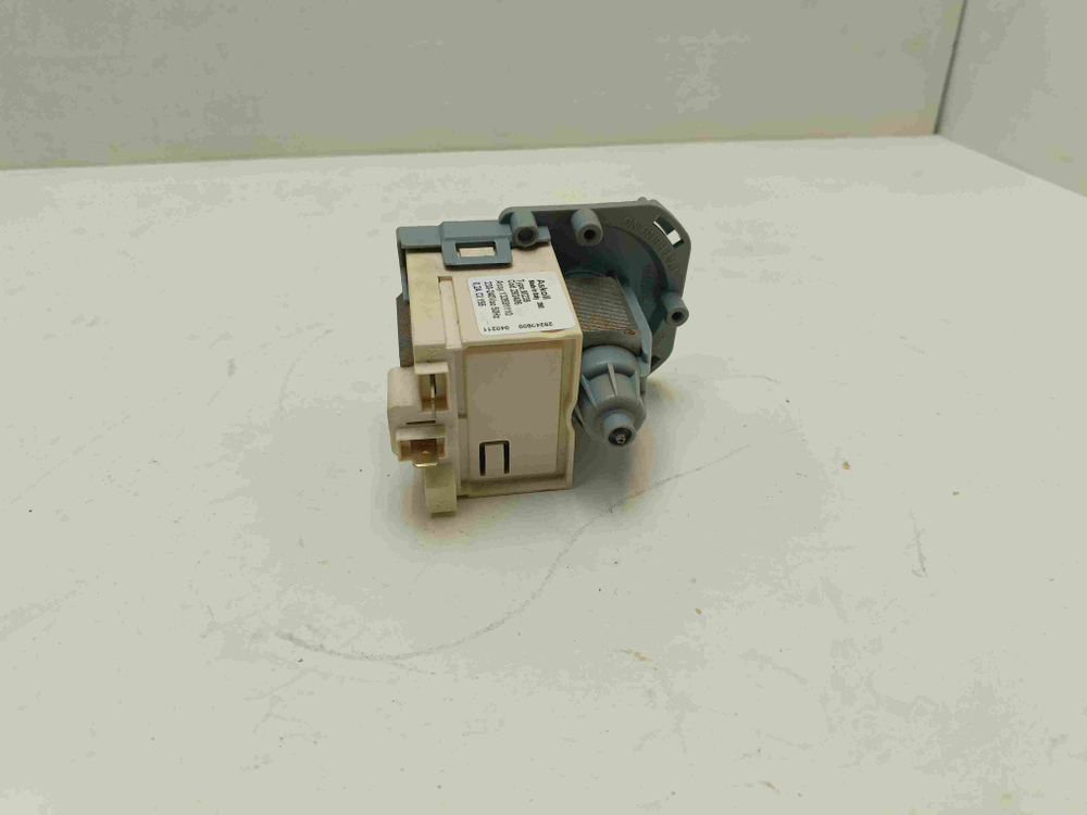 LS60840L кт224 Насос циркуляции для стиральной машины AEG LS60840L б/у