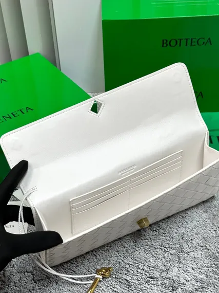 Клатч Bottega Veneta Andiamo белый