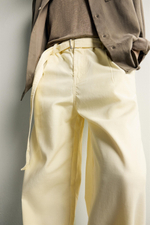 БРЮКИ RELAXED FIT СО СКЛАДКАМИ И РЕМНЕМ — ZARA