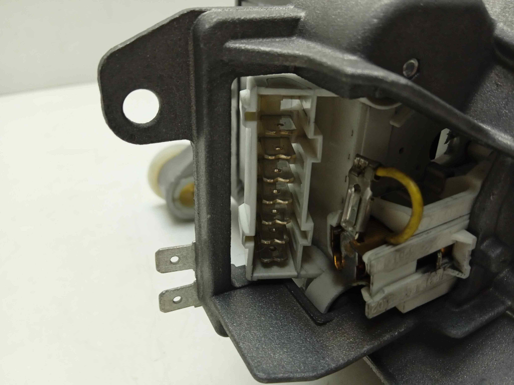 WIS24140OE/47 кт173 Двигатель 7 контактов для стиральной машины Bosch WIS24140OE/47 б/у