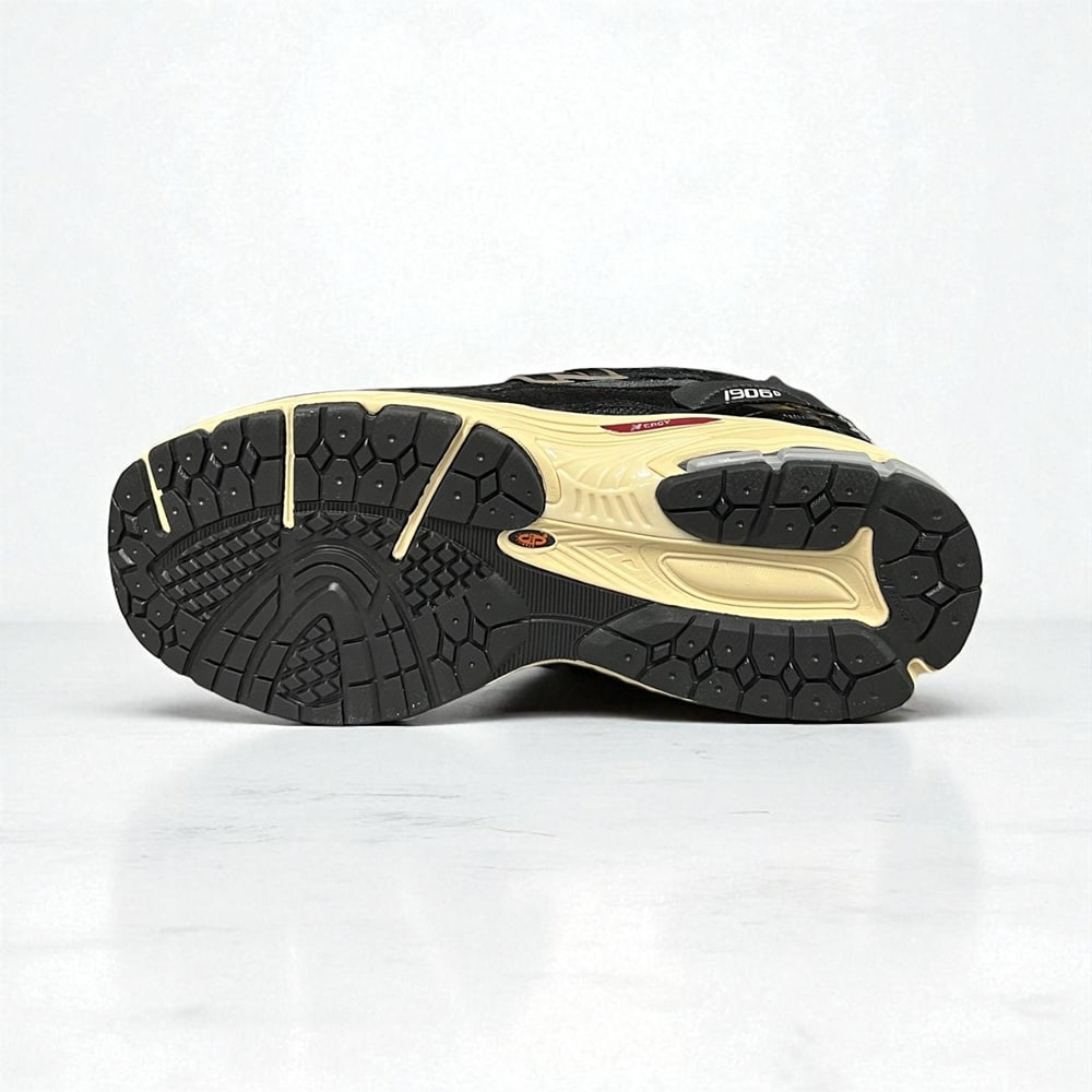 New Balance 1906D Winter • Black Light Rice Sand