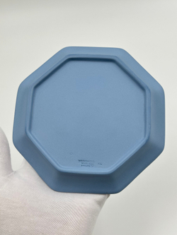 Тарелка декоративная Wedgwood голубая