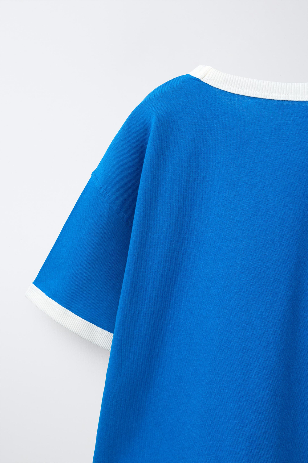 ZARA ФУТБОЛКА В СПОРТИВНОМ СТИЛЕ С КОНТРАСТНЫМИ ДЕТАЛЯМИ, ВАСИЛЬКОВЫЙ