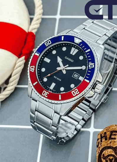 Casio MDV-107D-1A3 часы наручные мужские — красно-синий безель, стальной браслет и WR200