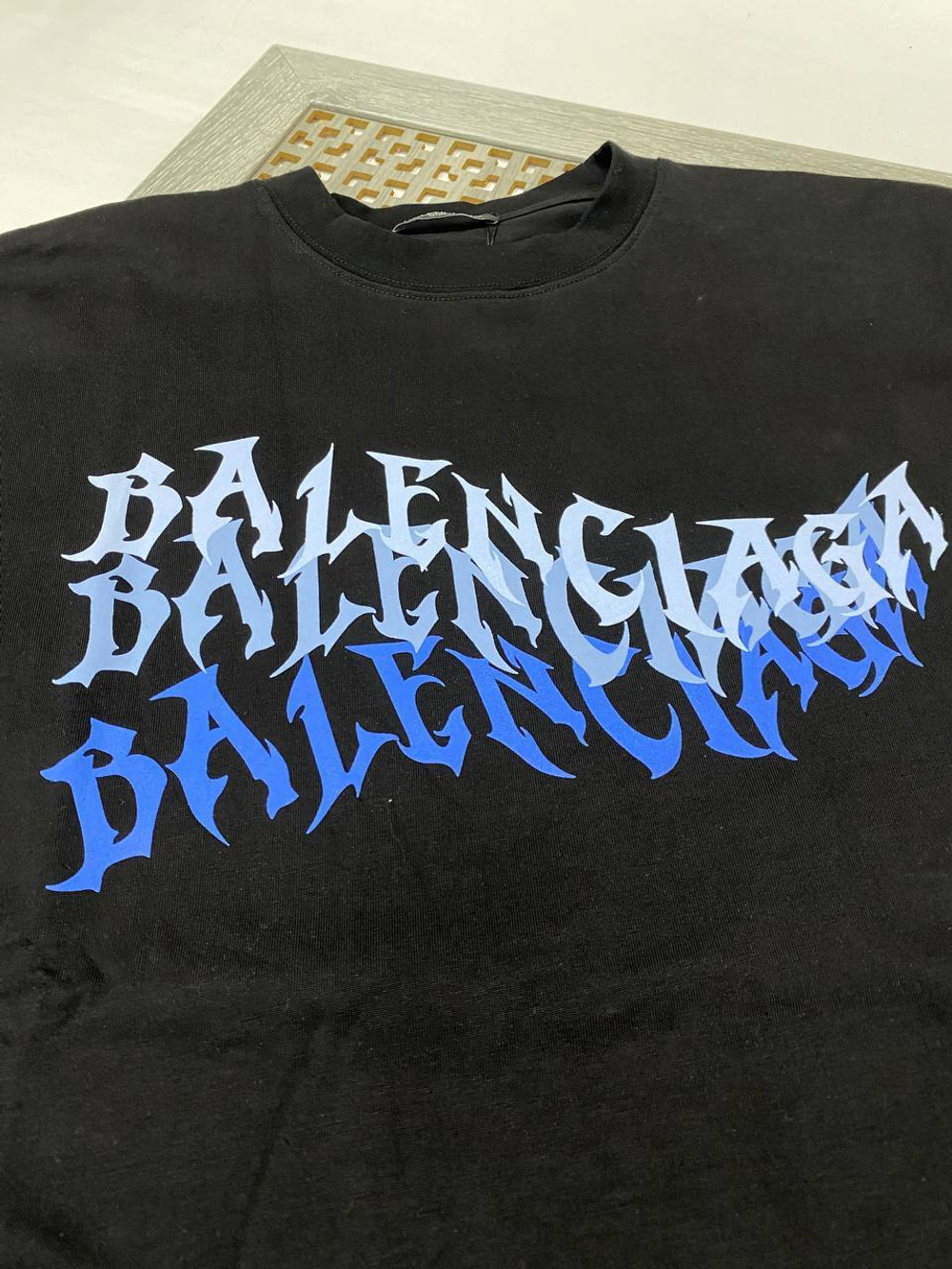 Футболка Balenciaga