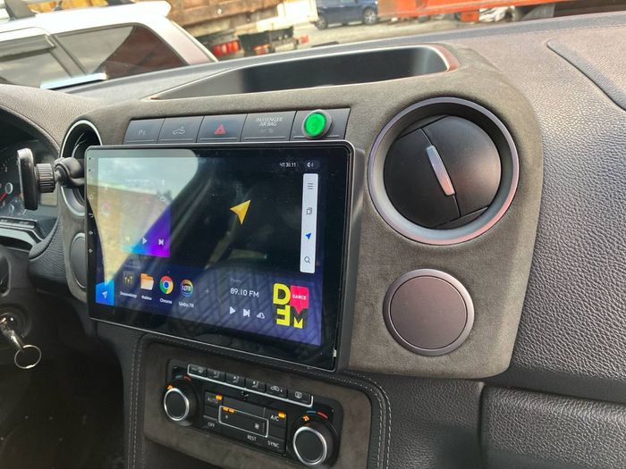 Магнитола для Volkswagen Amarok 2010-2019 - Vaycar VA81U-08361-2K на Android 13, Быстрая, 2K QLED, CarPlay, 4G SIM-слот