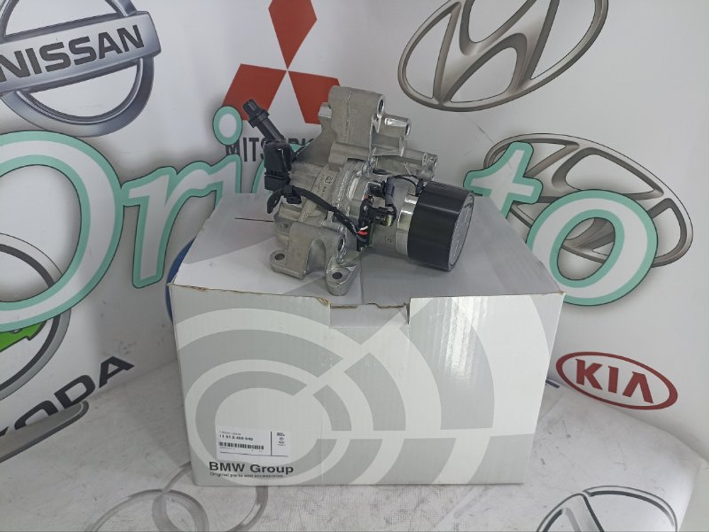 Помпа BMW 11518490649