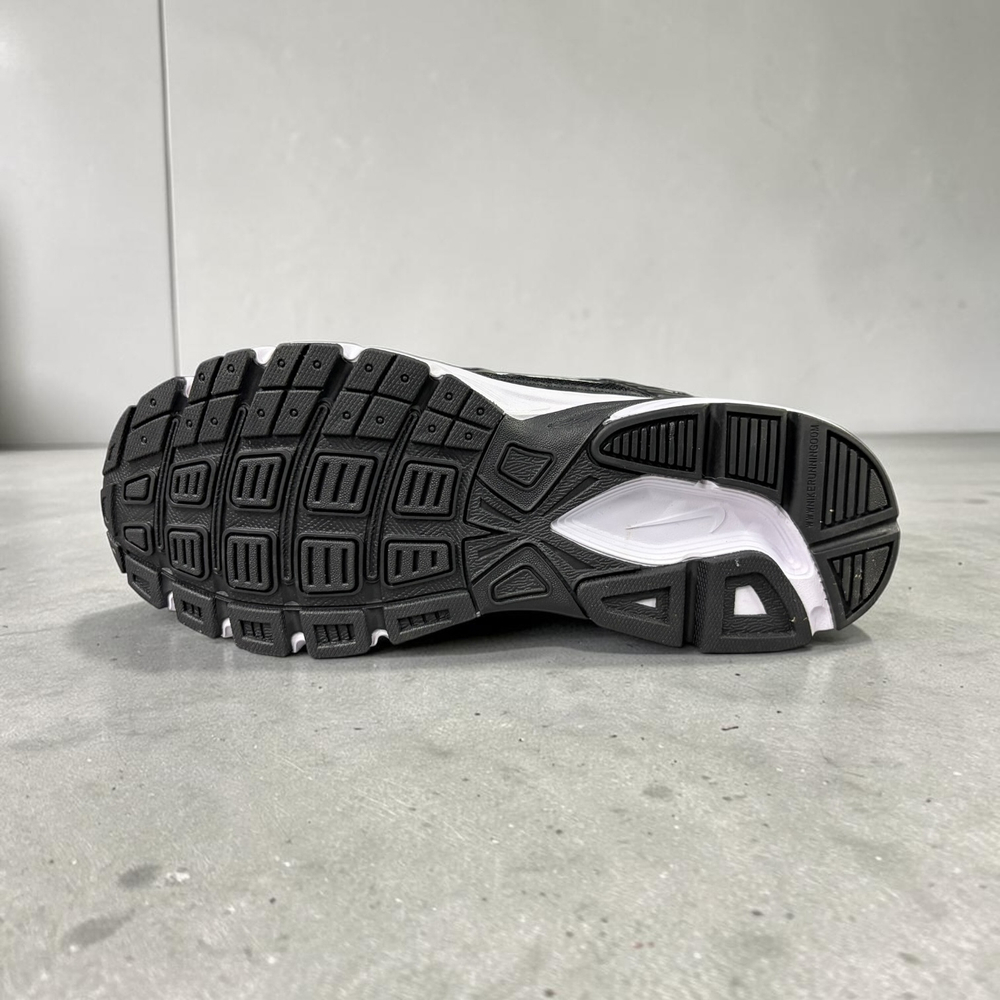 Nike Initiator Gore-Tex • Black White