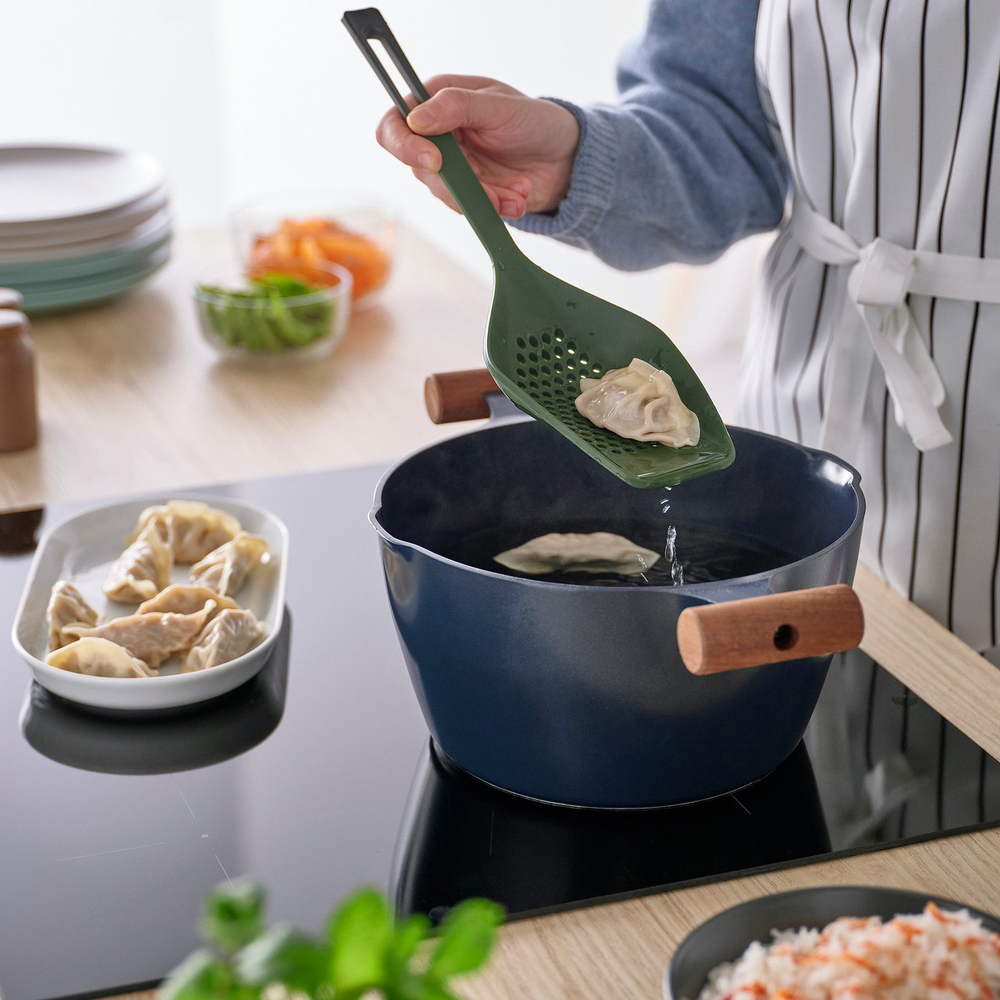 IKEA KNORRHANE  (ИКЕА КНОРРХАНЕ)  -  Ложка-шумовка - тёмно-зелёная/антрацит 34 см