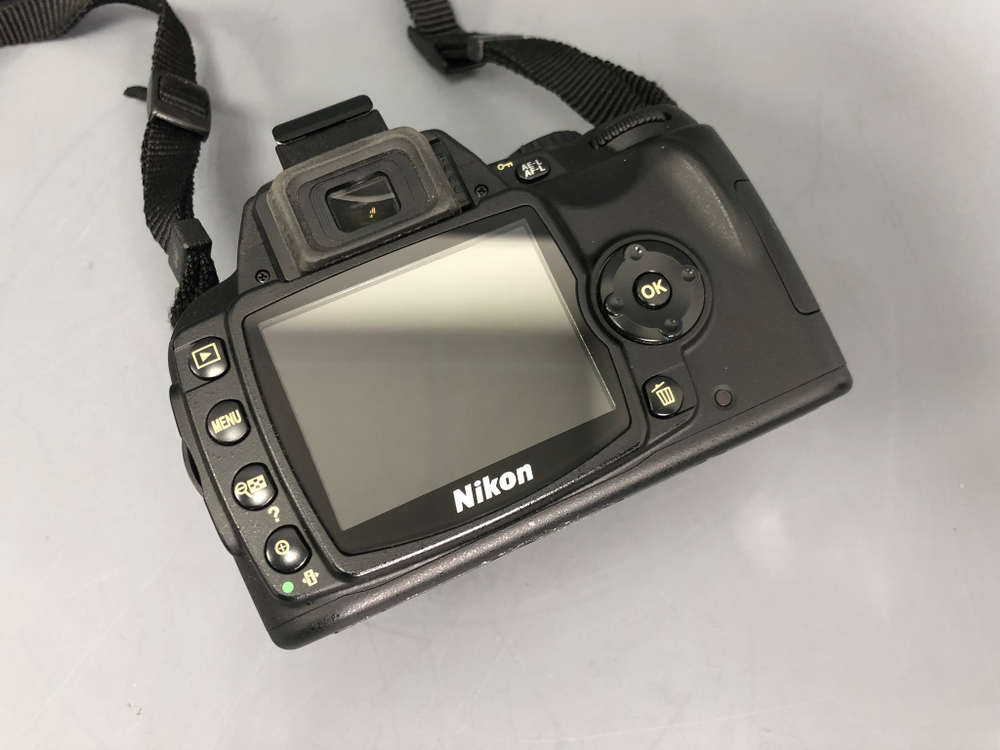 Nikon D40X Kit 18-55mm 1.600 кадров