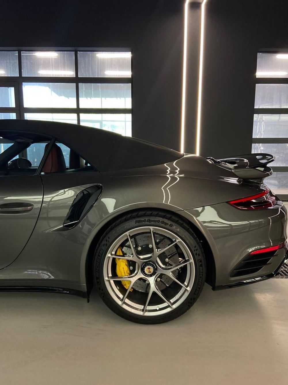 991.2 Turbo S & BBS FI-R 20" platinum silver