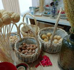 Букет из орехов