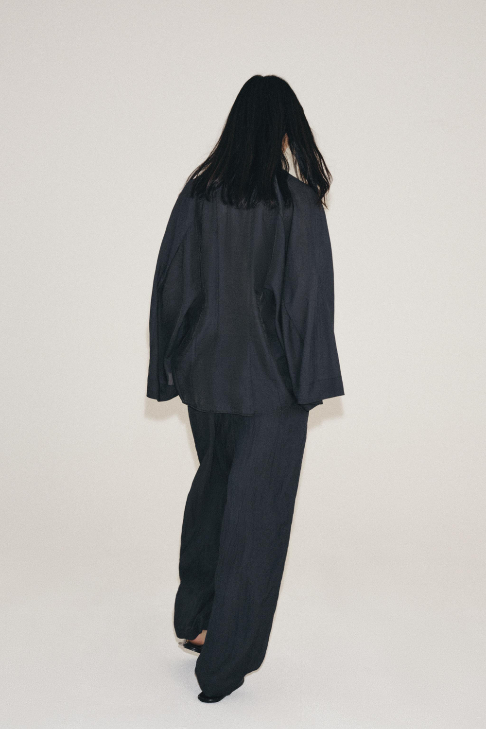 ЛЕГКИЕ БРЮКИ С ЗАЩИПАМИ — ZW COLLECTION — ZARA