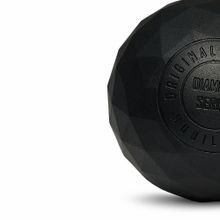 Набор из двух массажных мячей с кистевым эспандером черный