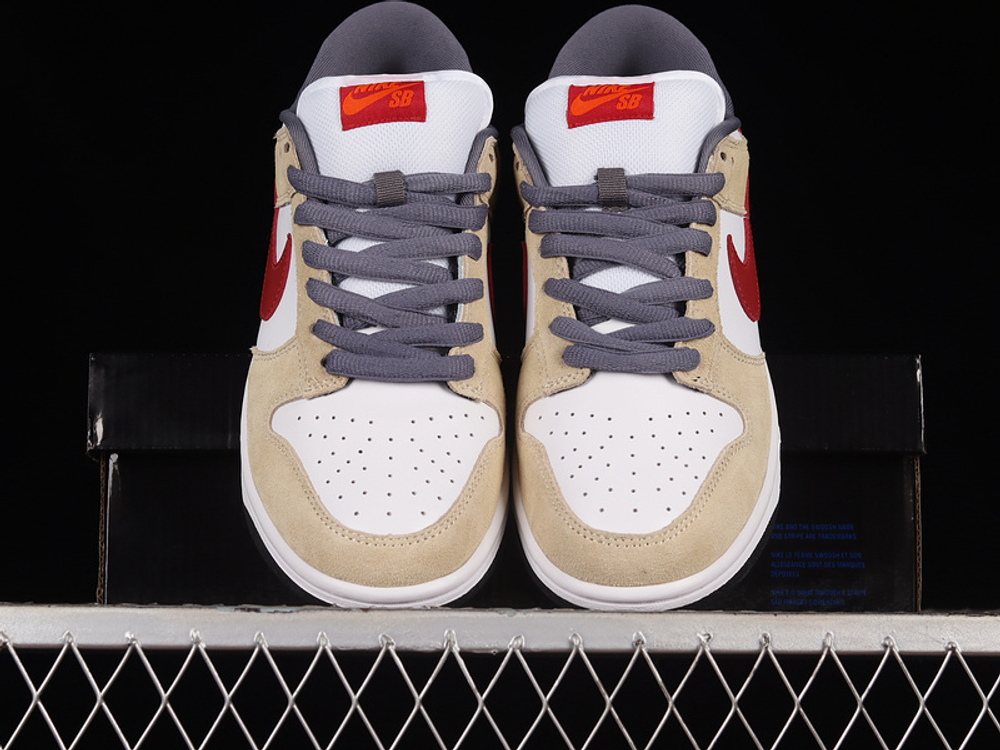 Nike SB Dunk Low Crimson