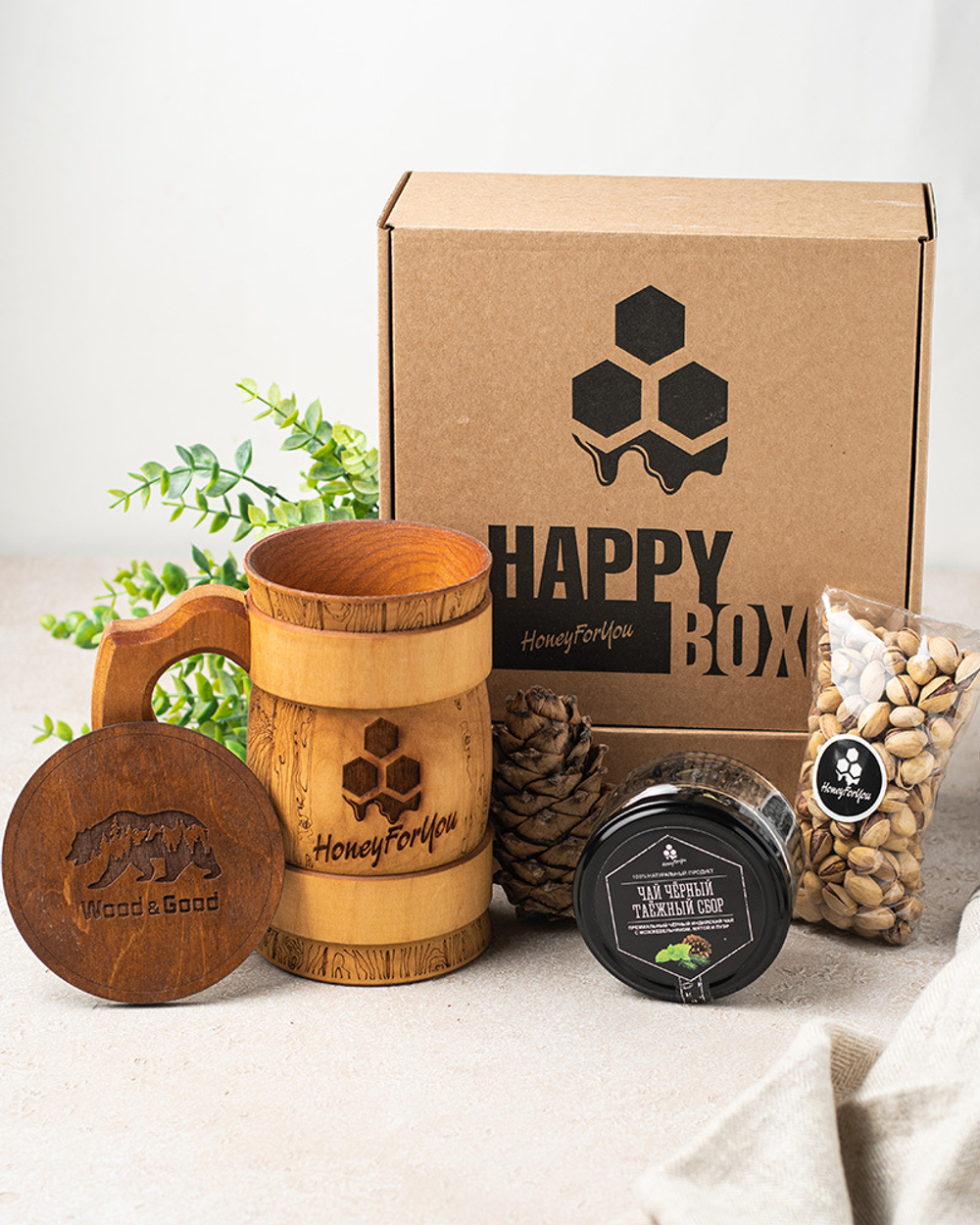 Подарочный набор HoneyForYou для мужчины с орехами, чаем и кружкой