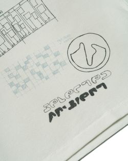 A—SKETCH t-shirt old white