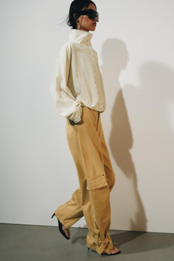 ZARA НЕЙЛОНОВАЯ КУРТКА — ZW COLLECTION, ЭКРЮ