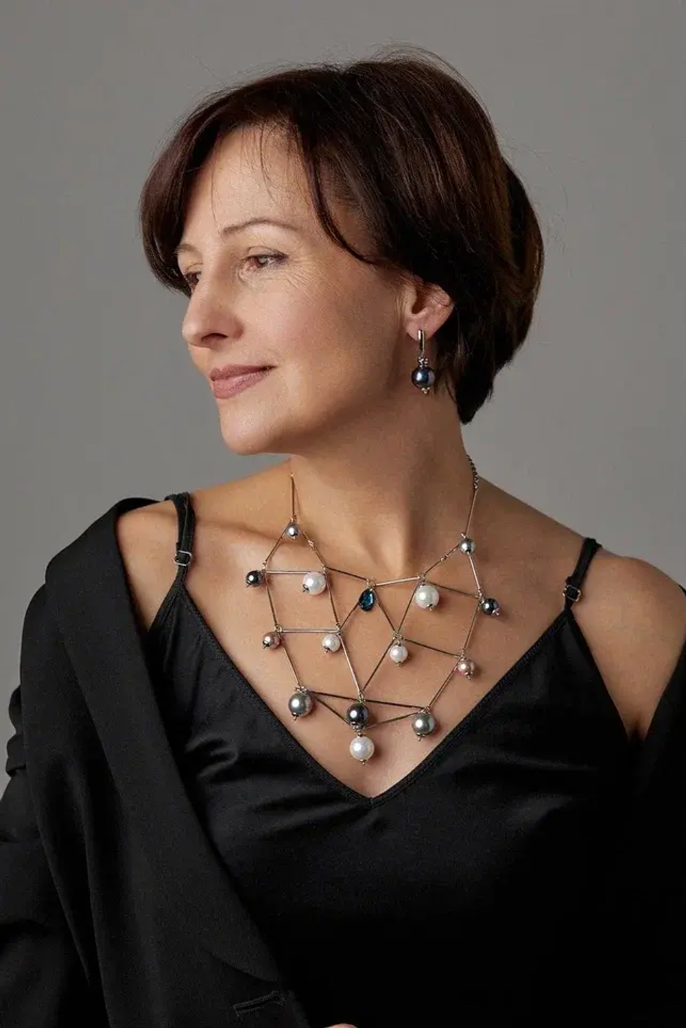 Колье "Ренессанс" с кристаллом Swarovski и жемчугом Майорка, оттенок серебро